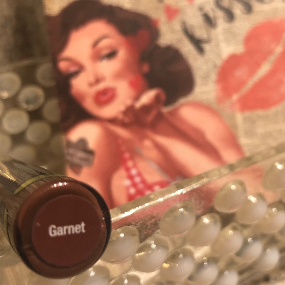 Garnet Shadowsense Eye Shadow by Senegence new